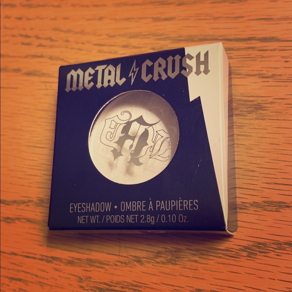 Kat Von D Metal Crush eyeshadow in Thunderstruck
